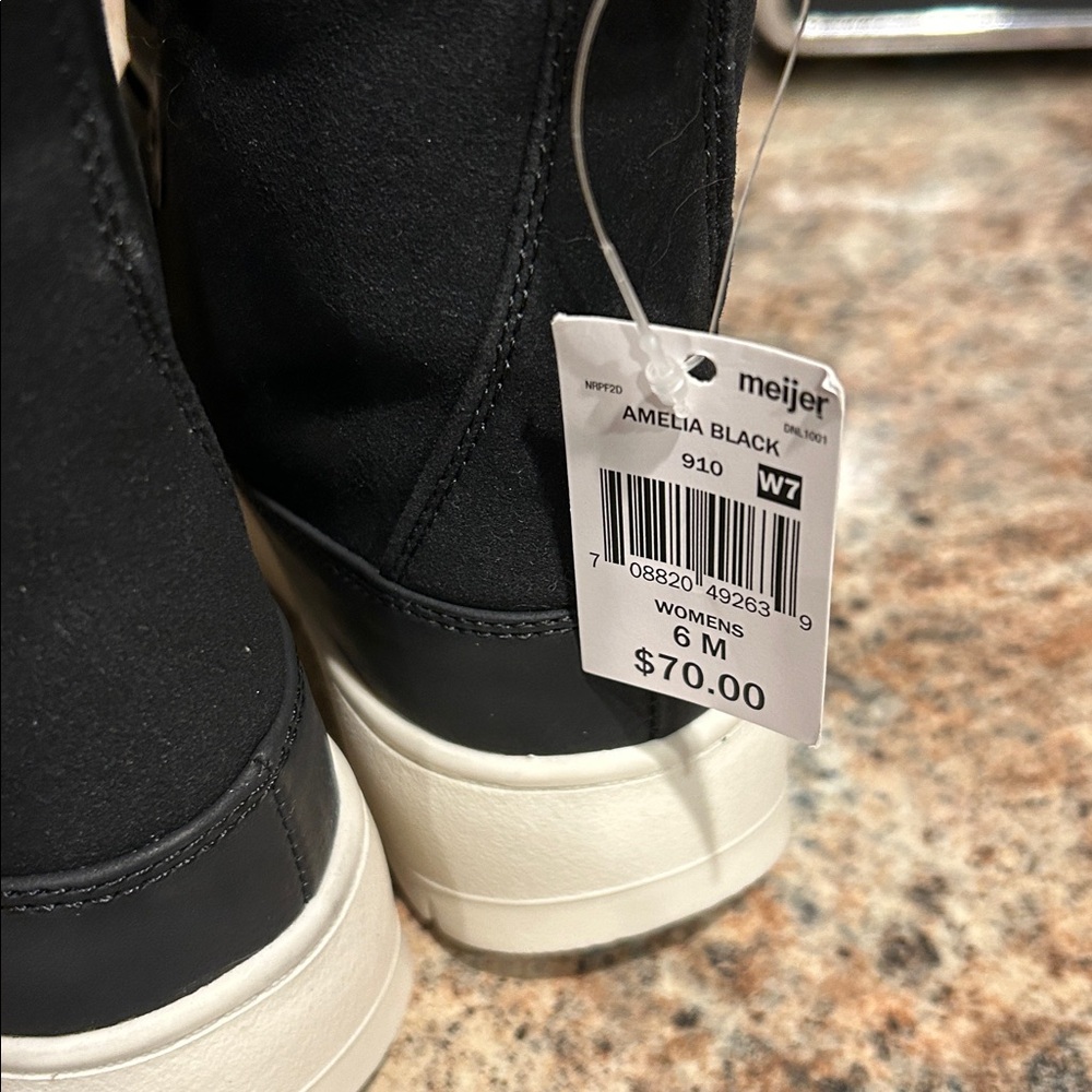 New Falls Creek Women's 6 Black Winter 3M Thinsulate Water Resistant Fur Boots - Picture 9 of 9